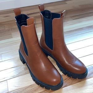 New Qupid size 7 brown boots.